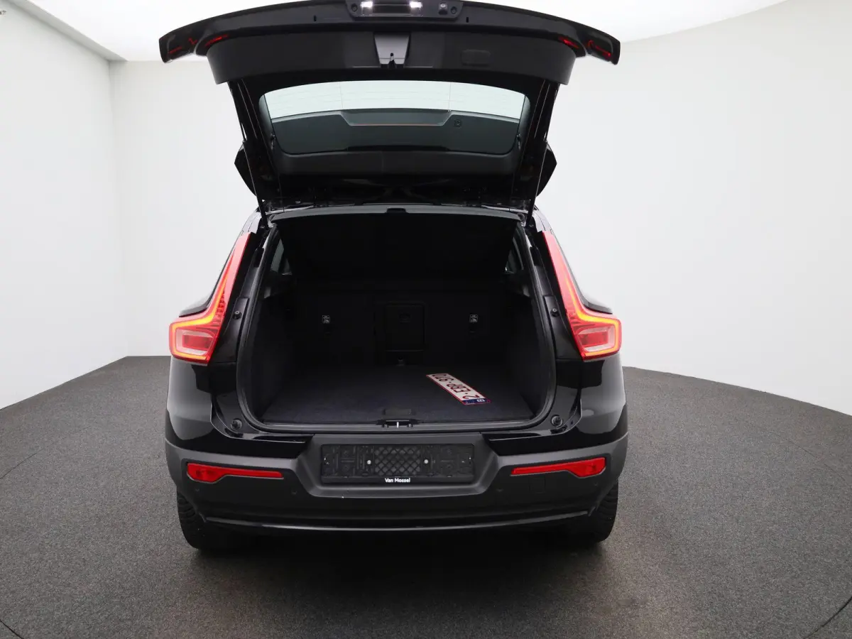 Core | APPLE/ANDROID CARPLAY | LICHTMETALEN VELGEN | LED KOPLAMPEN | NAVIGATIESYSTEEM | 12 MAANDEN BOVAG GARANTIE |