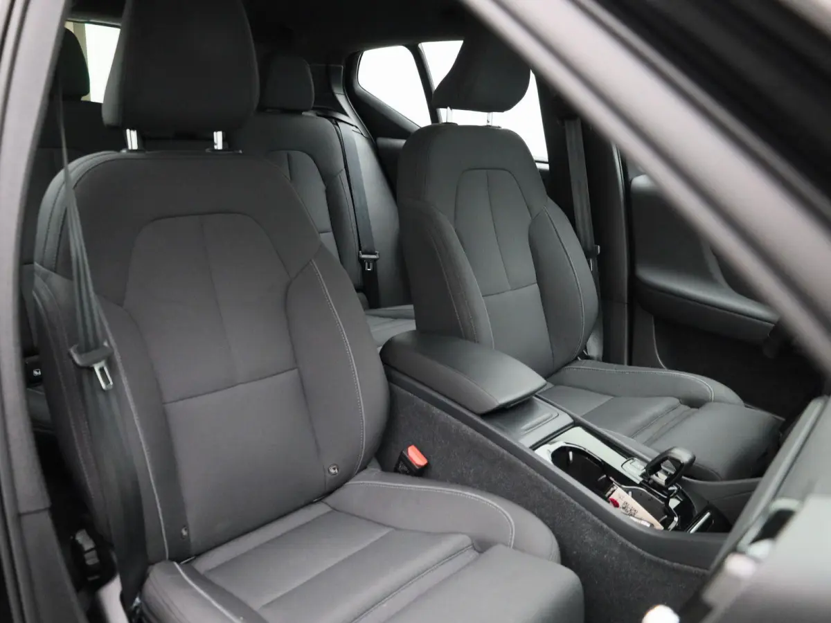 Core | APPLE/ANDROID CARPLAY | LICHTMETALEN VELGEN | LED KOPLAMPEN | NAVIGATIESYSTEEM | 12 MAANDEN BOVAG GARANTIE |