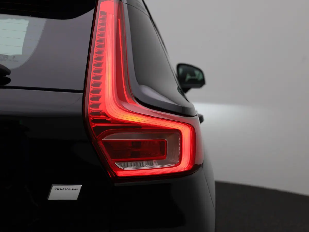 Core | APPLE/ANDROID CARPLAY | LICHTMETALEN VELGEN | LED KOPLAMPEN | NAVIGATIESYSTEEM | 12 MAANDEN BOVAG GARANTIE |