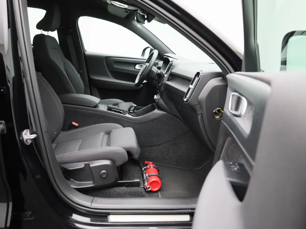 Core | APPLE/ANDROID CARPLAY | LICHTMETALEN VELGEN | LED KOPLAMPEN | NAVIGATIESYSTEEM | 12 MAANDEN BOVAG GARANTIE |