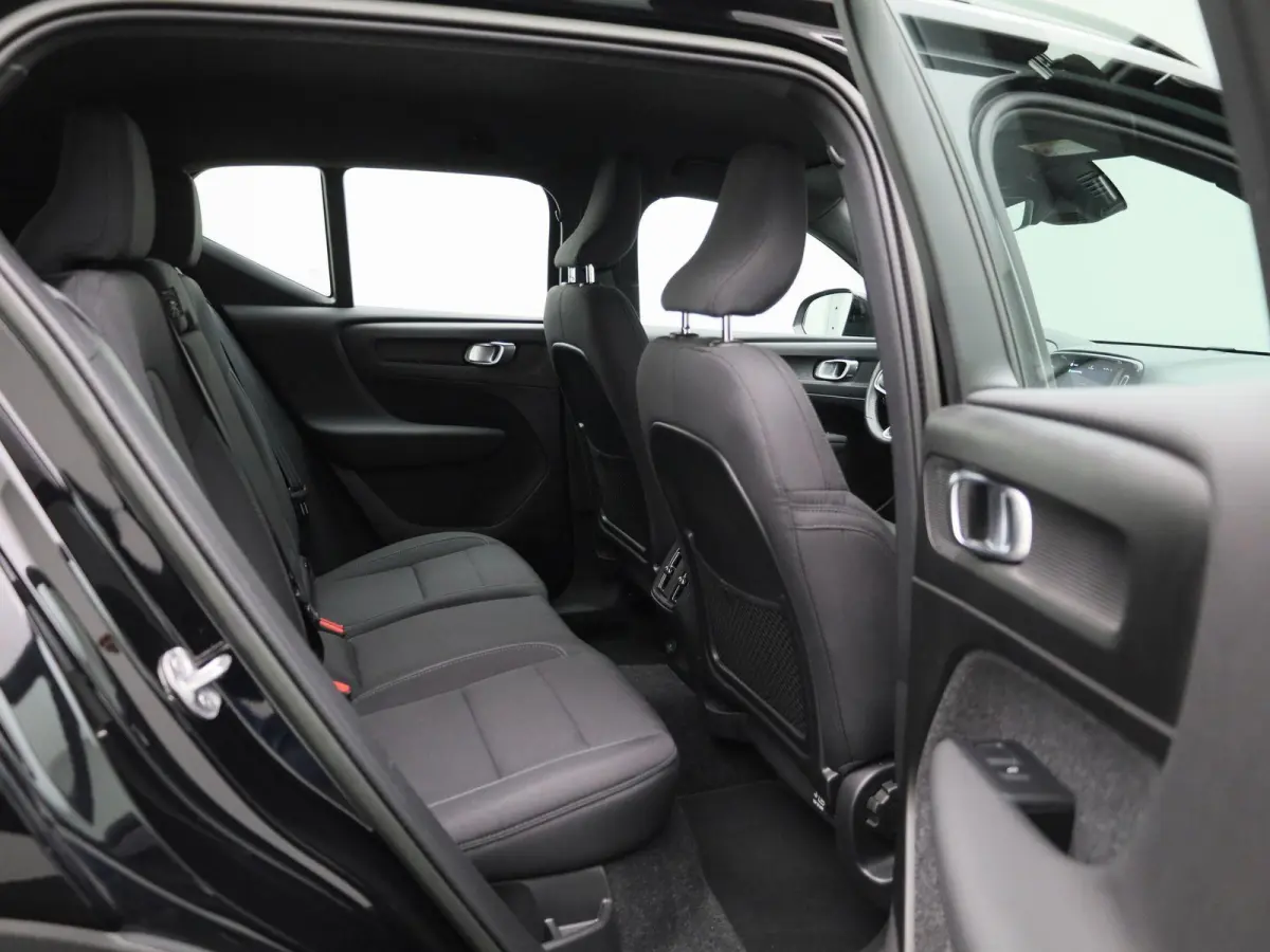 Core | APPLE/ANDROID CARPLAY | LICHTMETALEN VELGEN | LED KOPLAMPEN | NAVIGATIESYSTEEM | 12 MAANDEN BOVAG GARANTIE |