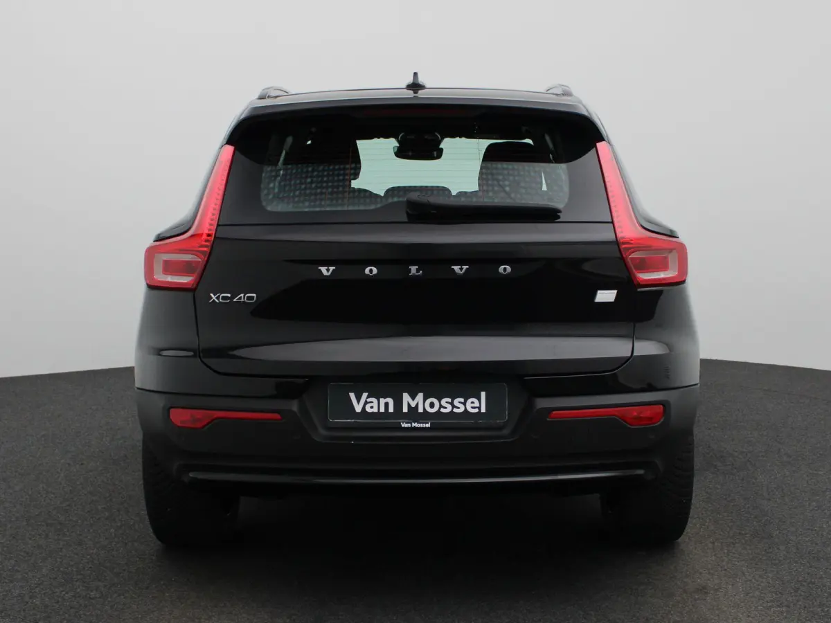Core | APPLE/ANDROID CARPLAY | LICHTMETALEN VELGEN | LED KOPLAMPEN | NAVIGATIESYSTEEM | 12 MAANDEN BOVAG GARANTIE |