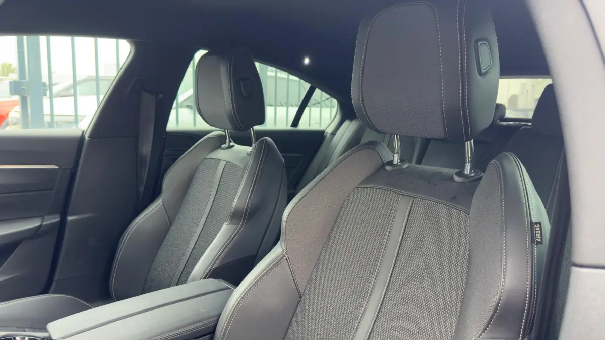 1.6 HYbrid Allure 180 pk | 360 Camera | Elektrisch bedienbare achterklep | Dodehoekdetectie | Apple Carplay / Android Auto |