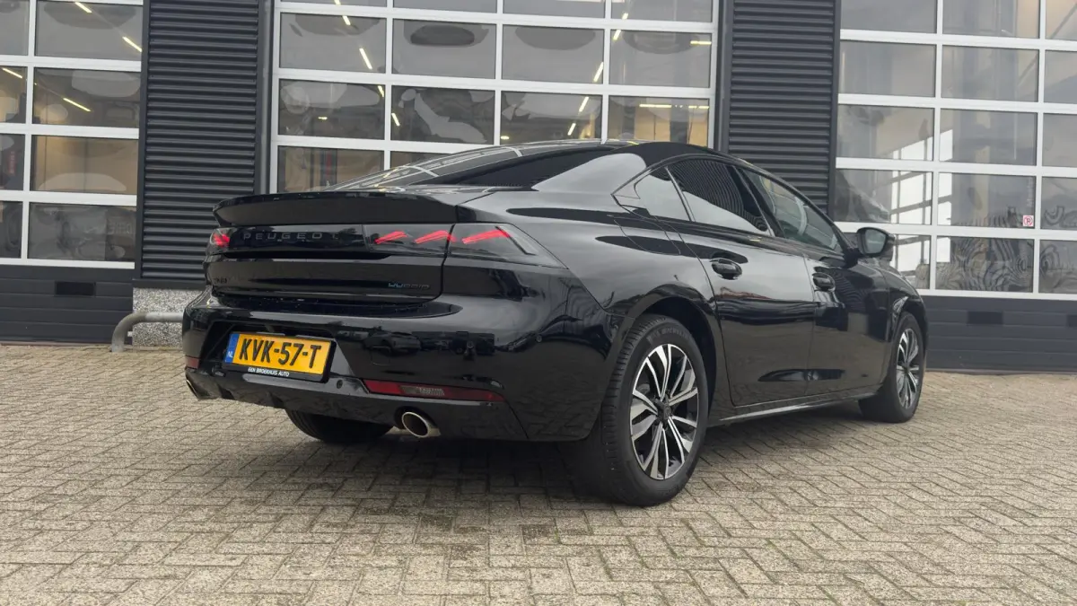 1.6 HYbrid Allure 180 pk | 360 Camera | Elektrisch bedienbare achterklep | Dodehoekdetectie | Apple Carplay / Android Auto |