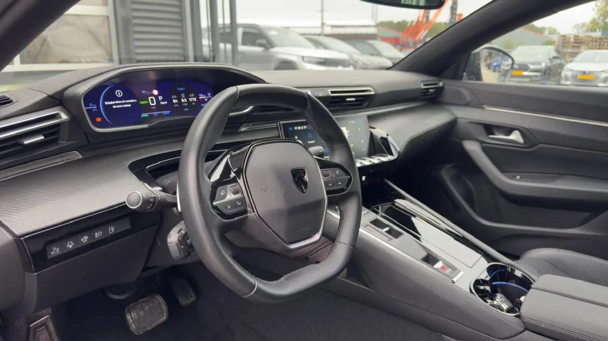 1.6 HYbrid Allure 180 pk | 360 Camera | Elektrisch bedienbare achterklep | Dodehoekdetectie | Apple Carplay / Android Auto |
