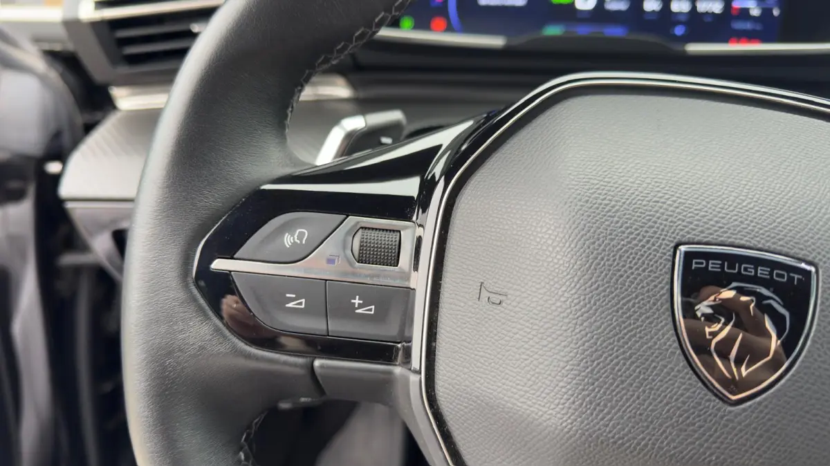 1.6 HYbrid Allure 180 pk | 360 Camera | Elektrisch bedienbare achterklep | Dodehoekdetectie | Apple Carplay / Android Auto |