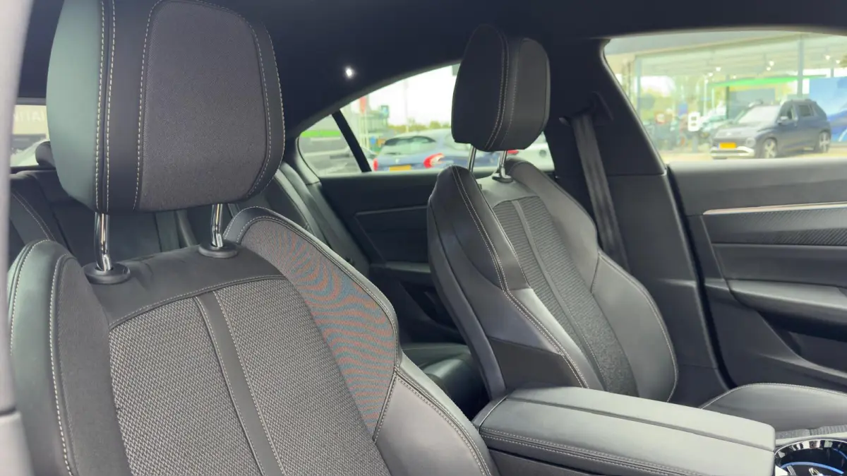 1.6 HYbrid Allure 180 pk | 360 Camera | Elektrisch bedienbare achterklep | Dodehoekdetectie | Apple Carplay / Android Auto |
