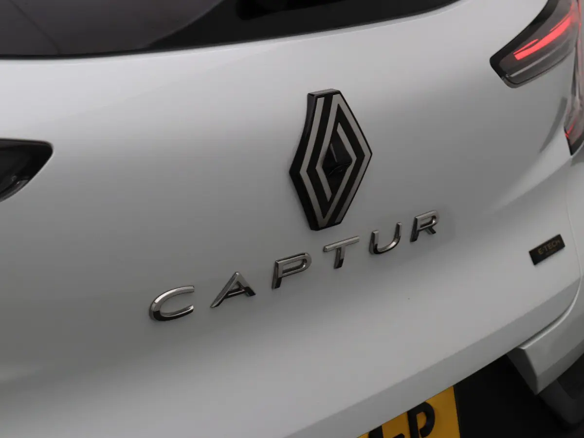 1.8 E-Tech full hybrid 160 techno | Google Navigatie | Adatief Cruise Control | Stoel & Stuurwiel Verwarming | Achteruitrij Camera | Climate Control | Getint Glas | Lichtmetalen Velgen |