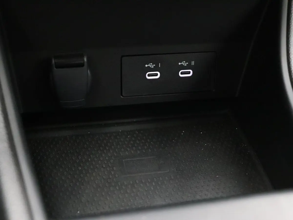 1.8 E-Tech full hybrid 160 techno | Google Navigatie | Adatief Cruise Control | Stoel & Stuurwiel Verwarming | Achteruitrij Camera | Climate Control | Getint Glas | Lichtmetalen Velgen |