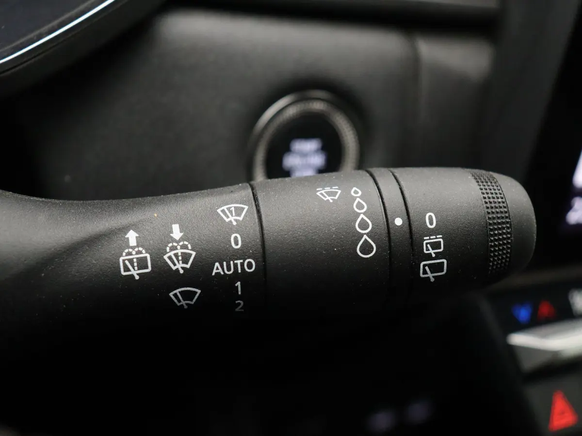1.8 E-Tech full hybrid 160 techno | Google Navigatie | Adatief Cruise Control | Stoel & Stuurwiel Verwarming | Achteruitrij Camera | Climate Control | Getint Glas | Lichtmetalen Velgen |