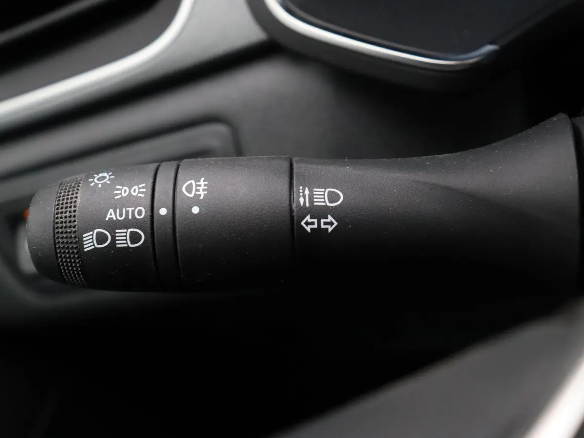 1.8 E-Tech full hybrid 160 techno | Google Navigatie | Adatief Cruise Control | Stoel & Stuurwiel Verwarming | Achteruitrij Camera | Climate Control | Getint Glas | Lichtmetalen Velgen |