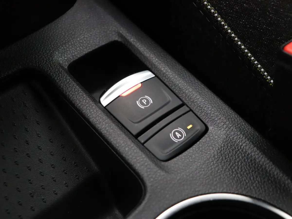 1.8 E-Tech full hybrid 160 techno | Google Navigatie | Adatief Cruise Control | Stoel & Stuurwiel Verwarming | Achteruitrij Camera | Climate Control | Getint Glas | Lichtmetalen Velgen |
