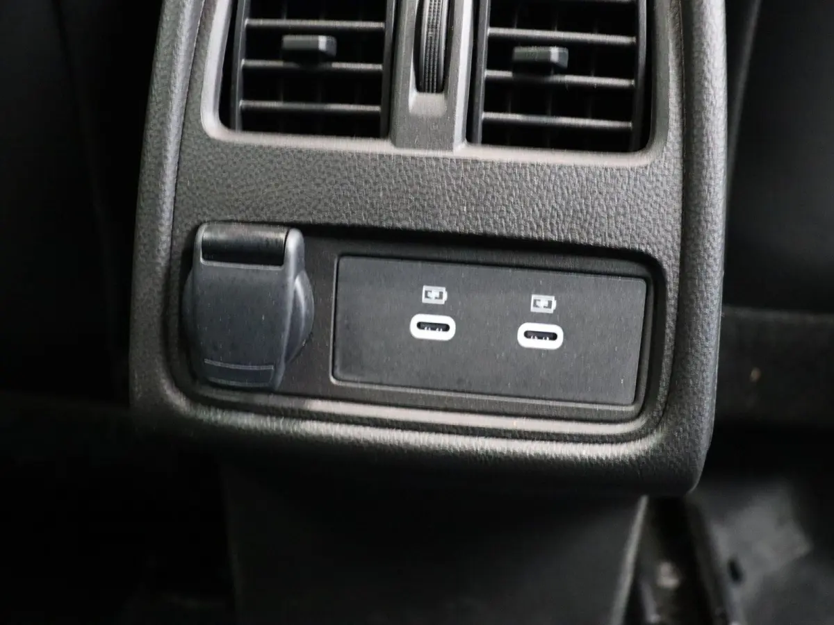 1.8 E-Tech full hybrid 160 techno | Google Navigatie | Adatief Cruise Control | Stoel & Stuurwiel Verwarming | Achteruitrij Camera | Climate Control | Getint Glas | Lichtmetalen Velgen |