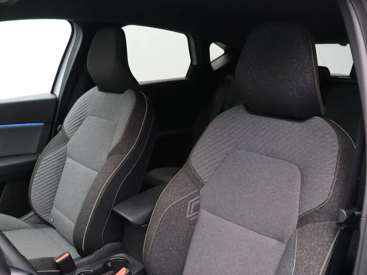 1.8 E-Tech full hybrid 160 techno | Google Navigatie | Adatief Cruise Control | Stoel & Stuurwiel Verwarming | Achteruitrij Camera | Climate Control | Getint Glas | Lichtmetalen Velgen |