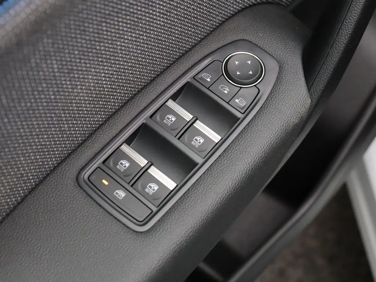 1.8 E-Tech full hybrid 160 techno | Google Navigatie | Adatief Cruise Control | Stoel & Stuurwiel Verwarming | Achteruitrij Camera | Climate Control | Getint Glas | Lichtmetalen Velgen |