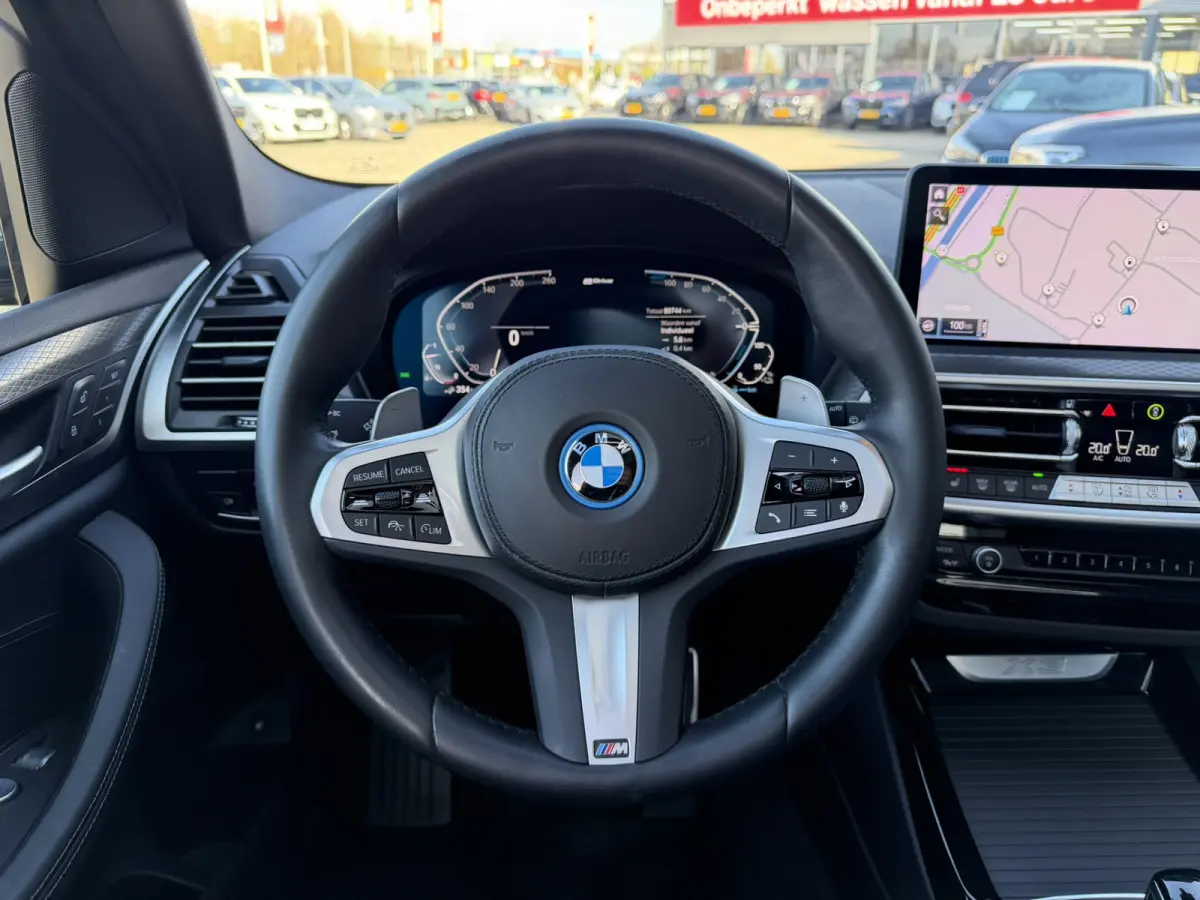 xDrive30e High Executive M Sport Panoramadak 19 Inch LED Keyless Entry Elek. Stoelverstelling ACC Head-Up Display Trekhaak
