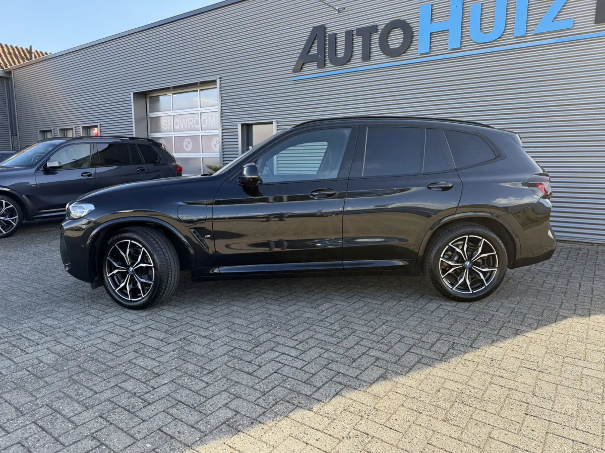 xDrive30e High Executive M Sport Panoramadak 19 Inch LED Keyless Entry Elek. Stoelverstelling ACC Head-Up Display Trekhaak