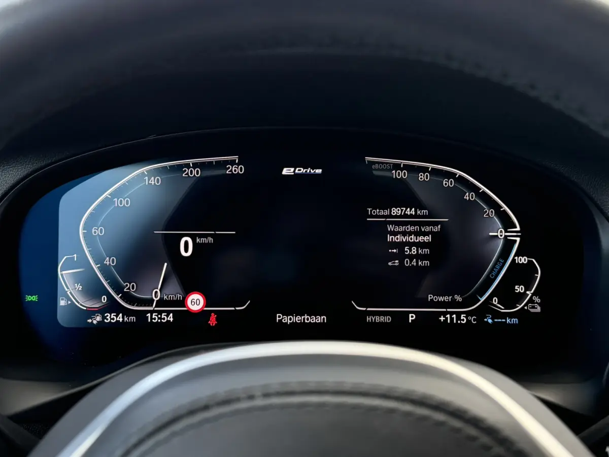 xDrive30e High Executive M Sport Panoramadak 19 Inch LED Keyless Entry Elek. Stoelverstelling ACC Head-Up Display Trekhaak