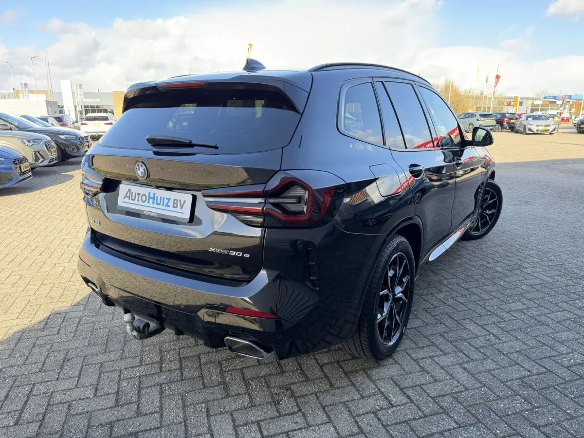 xDrive30e High Executive M Sport Panoramadak 19 Inch LED Keyless Entry Elek. Stoelverstelling ACC Head-Up Display Trekhaak