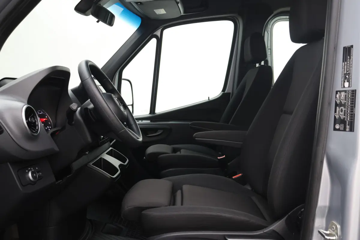317 CDI Aut. L2H1 DC 5-zits 2x Schuifdeur, Apple Carplay, Camera, Cruise, Airco, Rijstrooksensor, Sidesteps, 18''