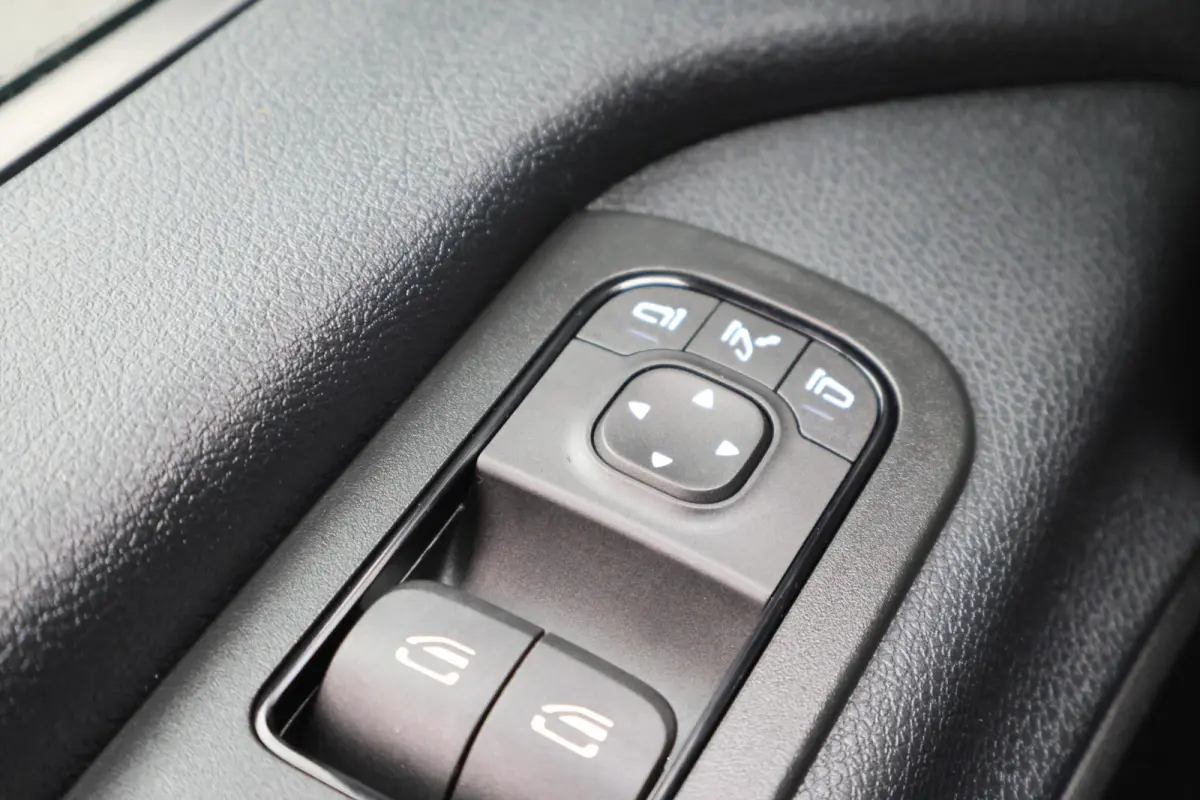 317 CDI Aut. L2H1 DC 5-zits 2x Schuifdeur, Apple Carplay, Camera, Cruise, Airco, Rijstrooksensor, Sidesteps, 18''