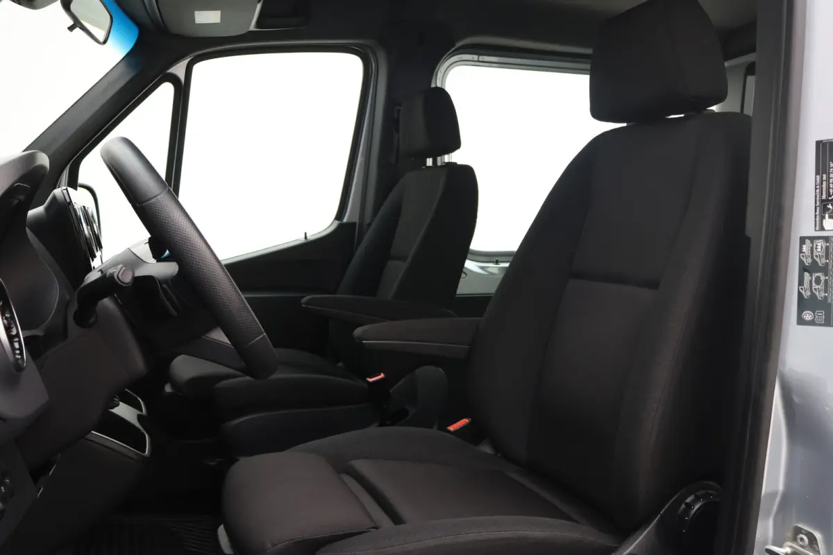 317 CDI Aut. L2H1 DC 5-zits 2x Schuifdeur, Apple Carplay, Camera, Cruise, Airco, Rijstrooksensor, Sidesteps, 18''