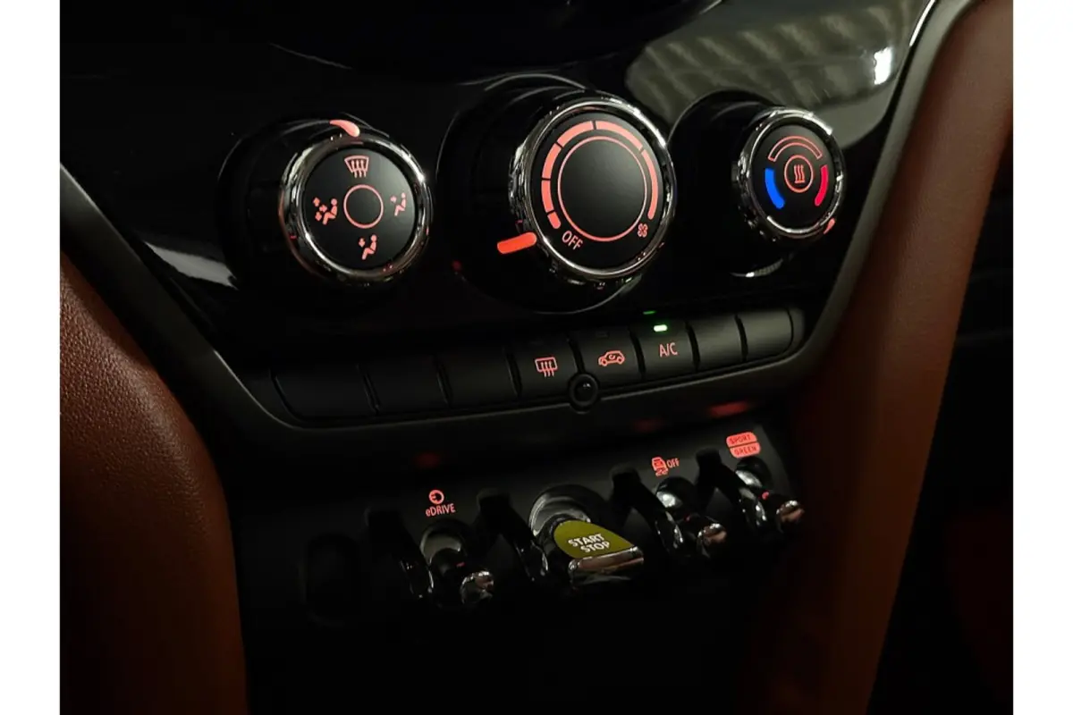 1.5 Cooper ALL4 - Navi - Leder - Parkeerhulp - Org.NL