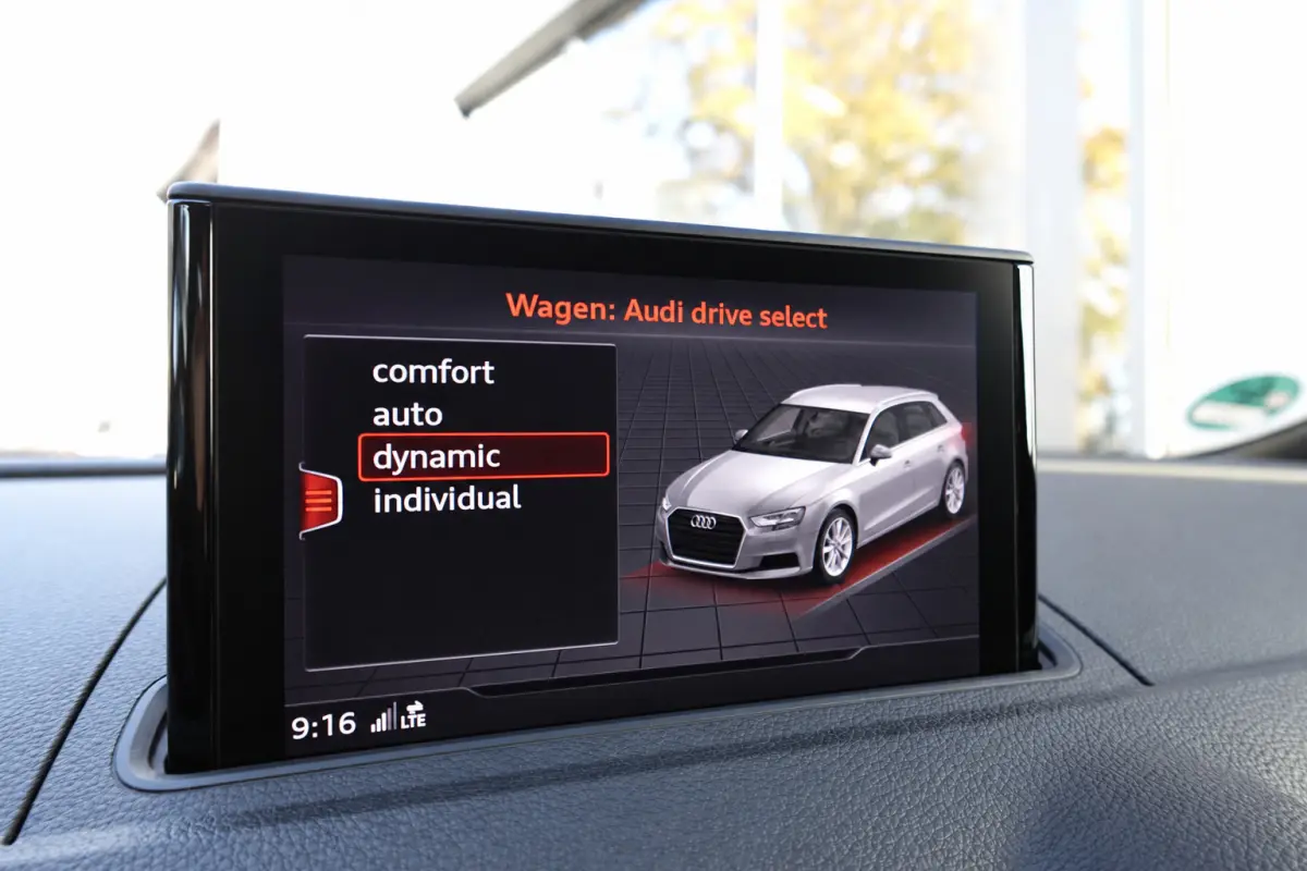 2.5 TFSI PANO B&O KEYLESS VOL