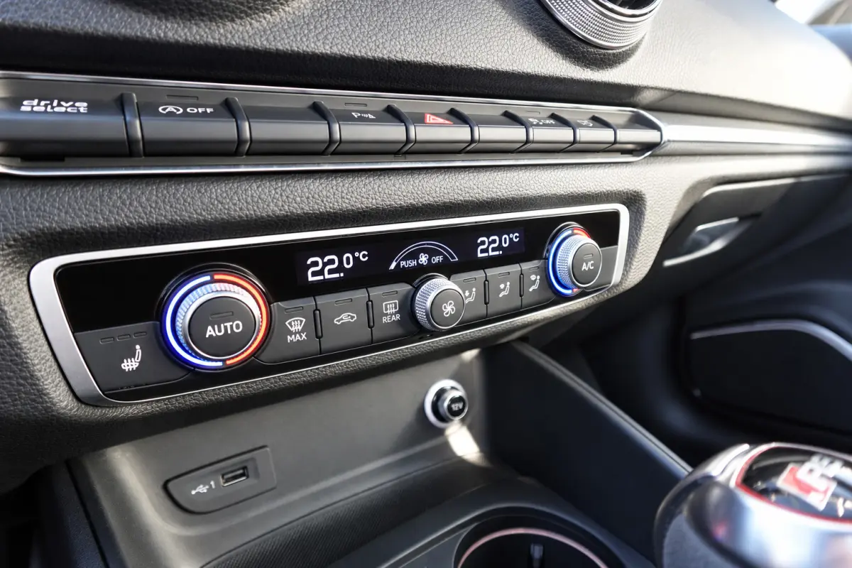 2.5 TFSI PANO B&O KEYLESS VOL