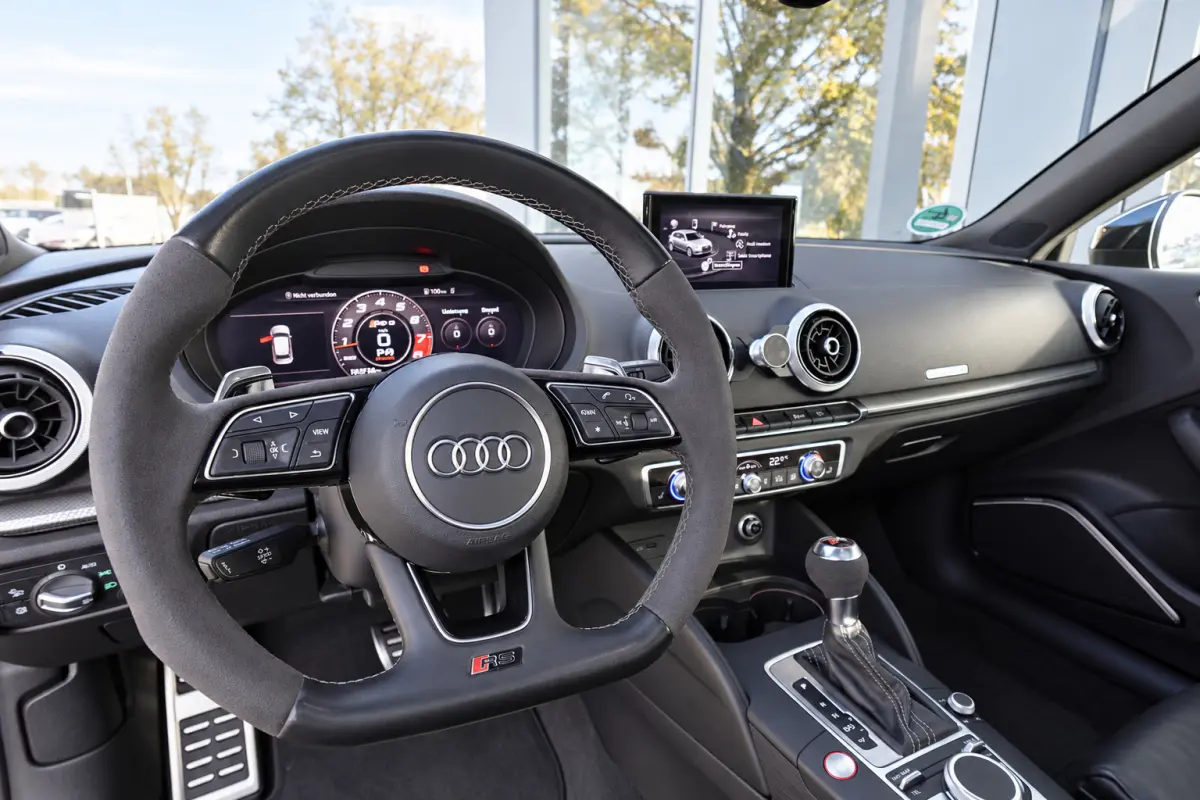 2.5 TFSI PANO B&O KEYLESS VOL
