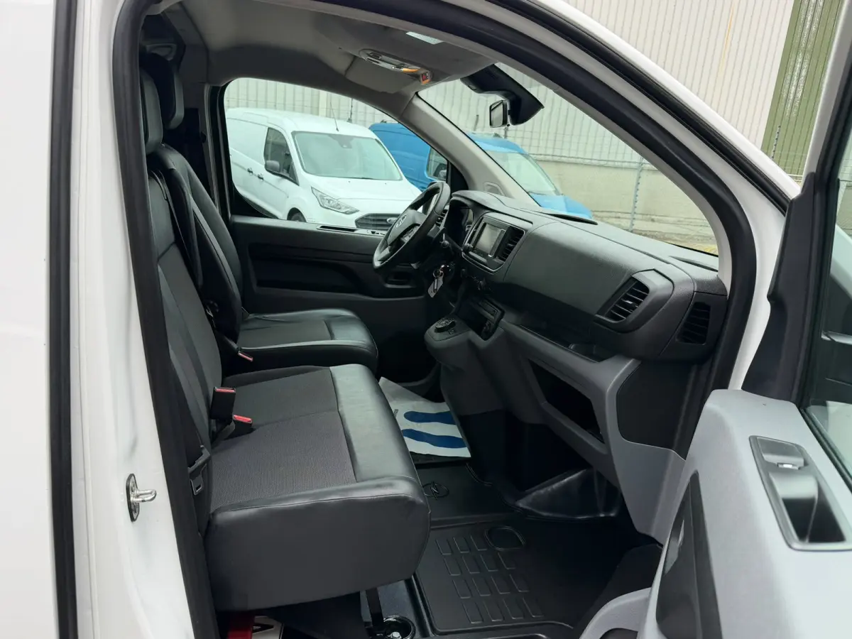 2.0 CDTI L2H1 Edition 122PK Automaat / Camera / Navi / App connect