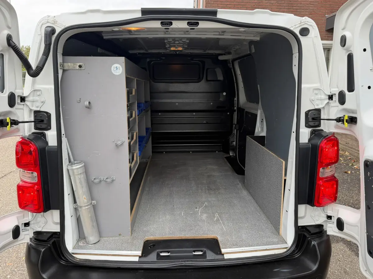 2.0 CDTI L2H1 Edition 122PK Automaat / Camera / Navi / App connect
