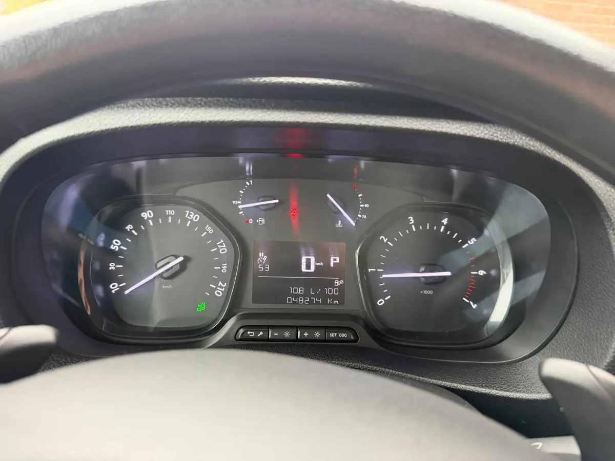 2.0 CDTI L2H1 Edition 122PK Automaat / Camera / Navi / App connect