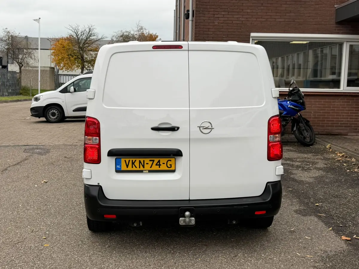 2.0 CDTI L2H1 Edition 122PK Automaat / Camera / Navi / App connect