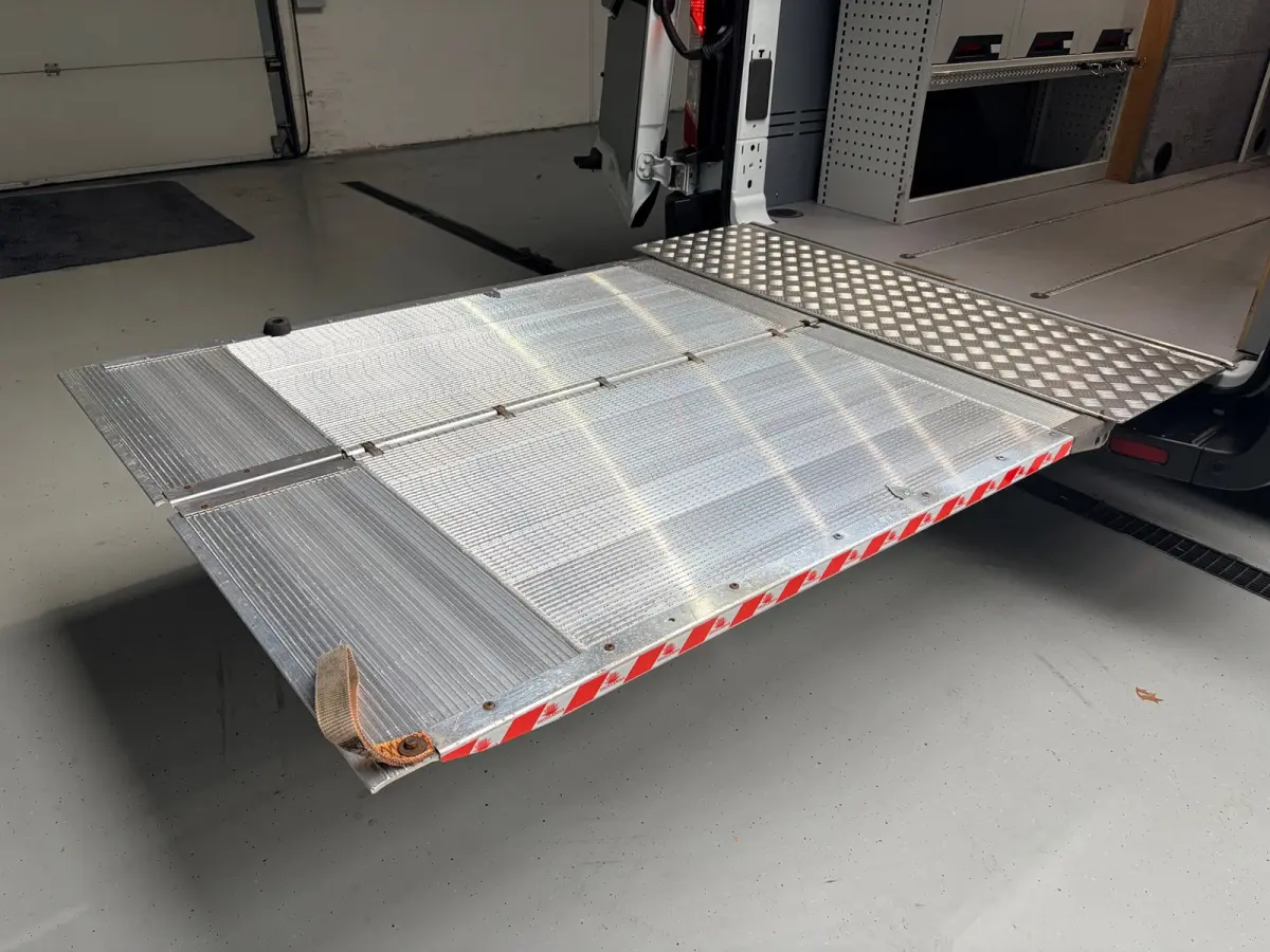 Automaat Servicewagen met Laadklep 350 2.0 TDCI 185pk euro6 L3H2 Limited, 2xSchuifdeur, NIEUWSTAAT! RIJKLAARPRIJS
