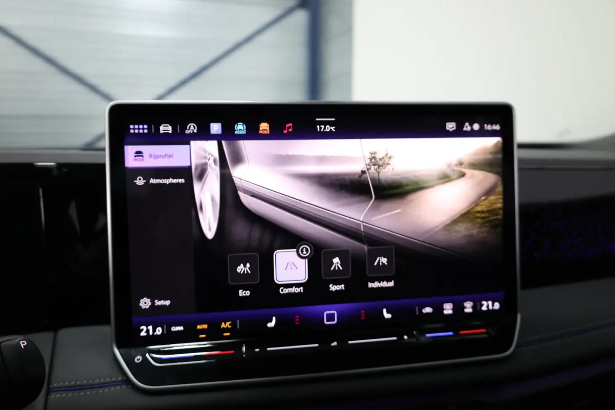 1.5 eTSI 3x R-Line IQ+LED/VIRTUAL/SFEER/PANO/ALCANTARA+S.VERWARMING/20" LMV/LINE/ACC/ECC/12 MDN GARANTIE!