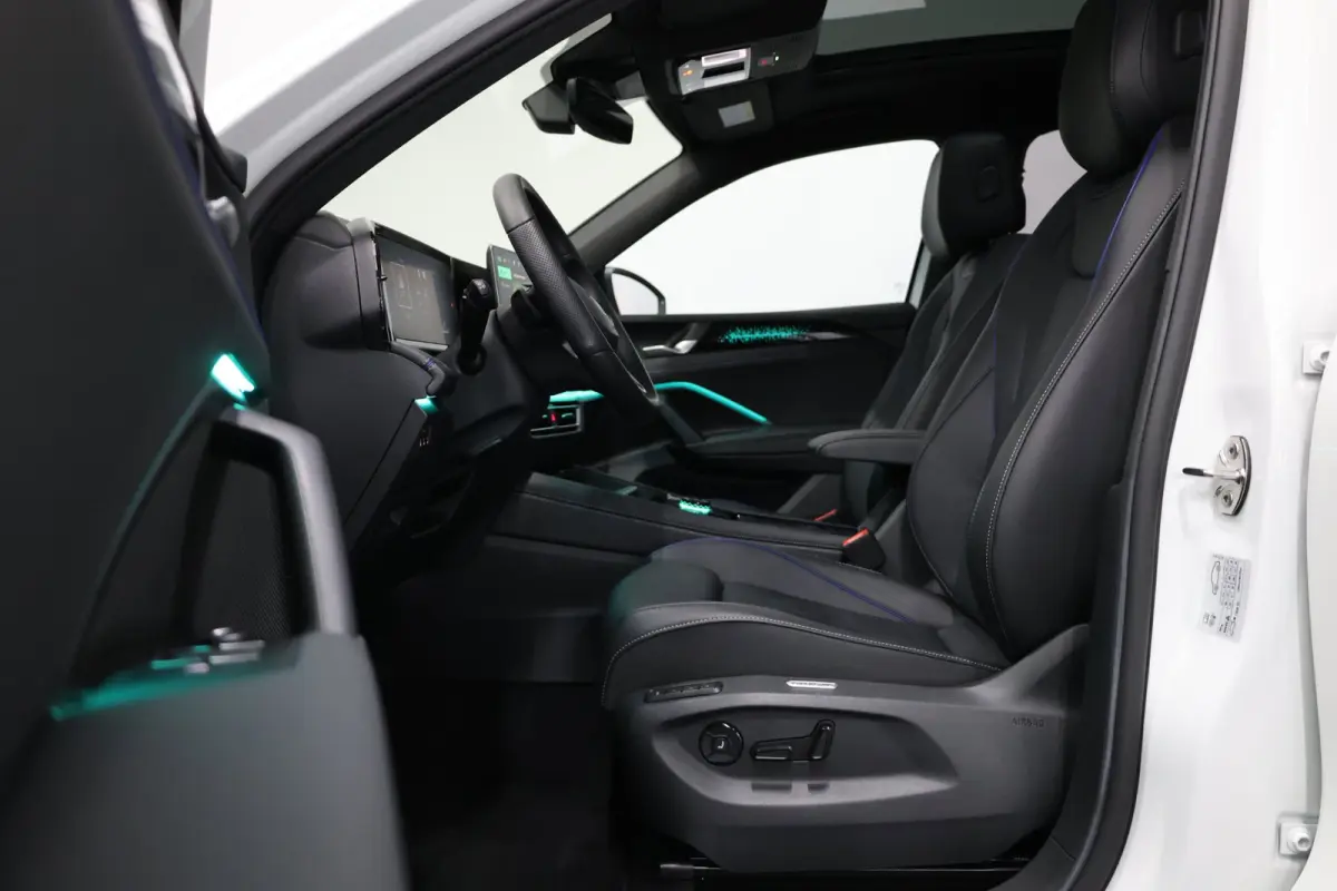 1.5 eTSI 3x R-Line IQ+LED/VIRTUAL/SFEER/PANO/ALCANTARA+S.VERWARMING/20" LMV/LINE/ACC/ECC/12 MDN GARANTIE!