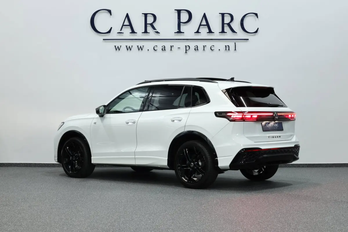 1.5 eTSI 3x R-Line IQ+LED/VIRTUAL/SFEER/PANO/ALCANTARA+S.VERWARMING/20" LMV/LINE/ACC/ECC/12 MDN GARANTIE!