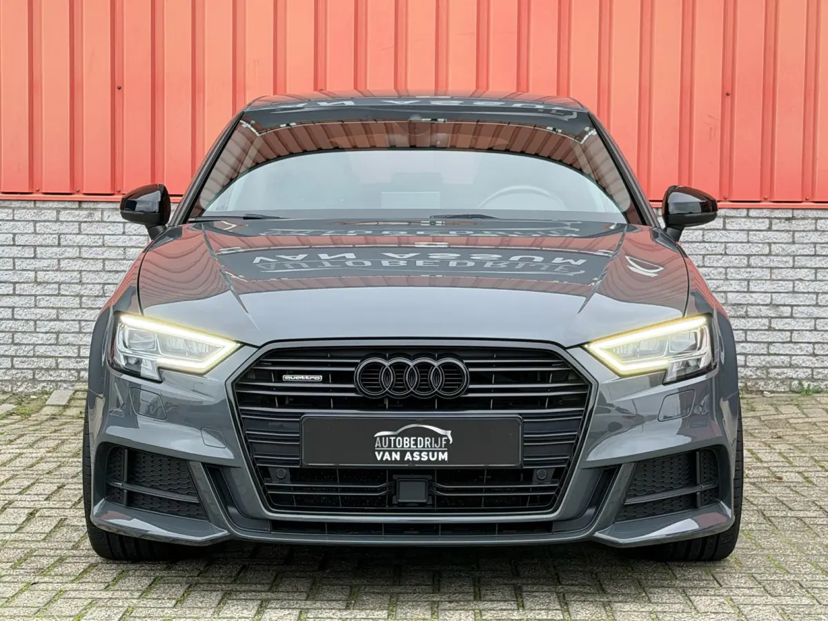 40 TFSI quattro S-Line Carplay ACC Lane 19"