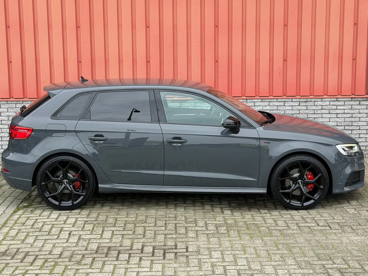 40 TFSI quattro S-Line Carplay ACC Lane 19"