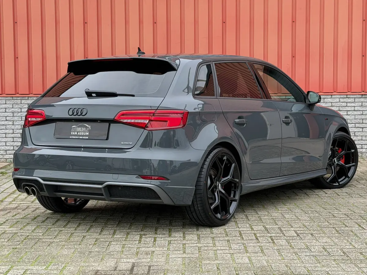 40 TFSI quattro S-Line Carplay ACC Lane 19"