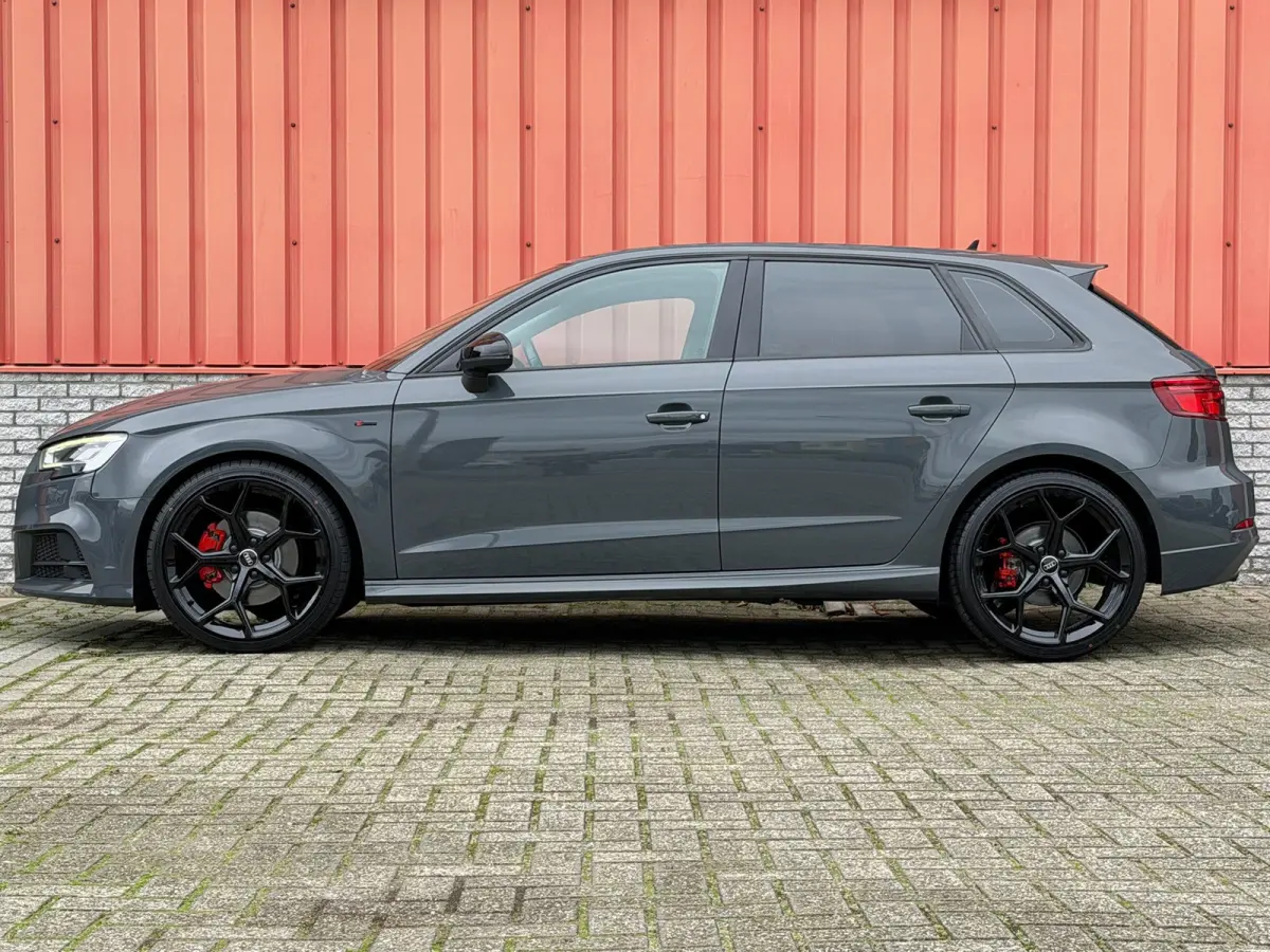 40 TFSI quattro S-Line Carplay ACC Lane 19"