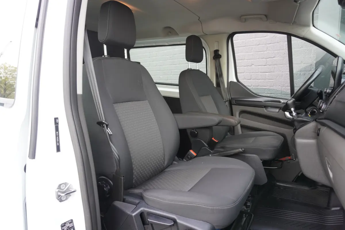 2.0 TDCI 130PK L2 Dubbele Cabine EURO 6 - Airco - Cruise - PDC - €18.950,- Excl.