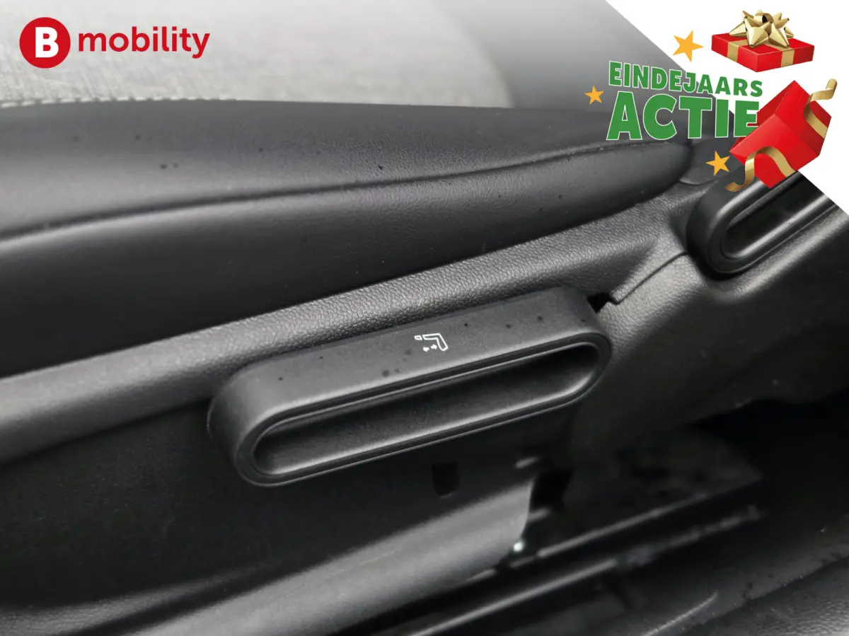 Charged 33 kWh Achteruitrijcamera SOH 99% Snelladen Warmtepomp | Apple CarPlay | Stoelverwarming | Sportstoelen | LED