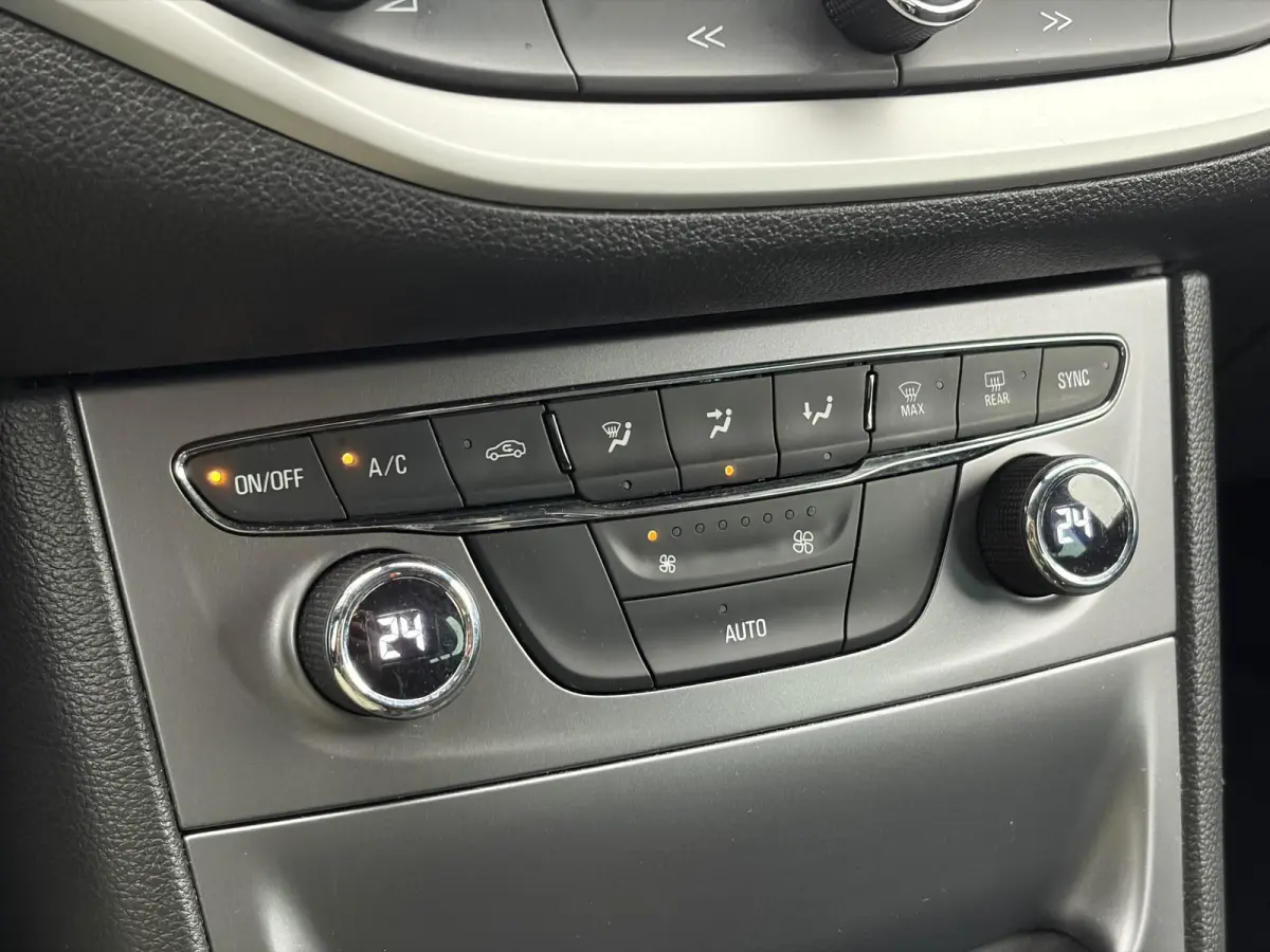 1.4 Online Edition ✓2e Eigenaar✓Trekhaak✓Carplay✓Navi✓Recent beurt gehad✓150pk✓Dealer Onderhouden✓6 Bak✓Pdc V+A✓Lm velgen✓Clima✓Cruise✓N.A.P✓Apk tot 06-2027