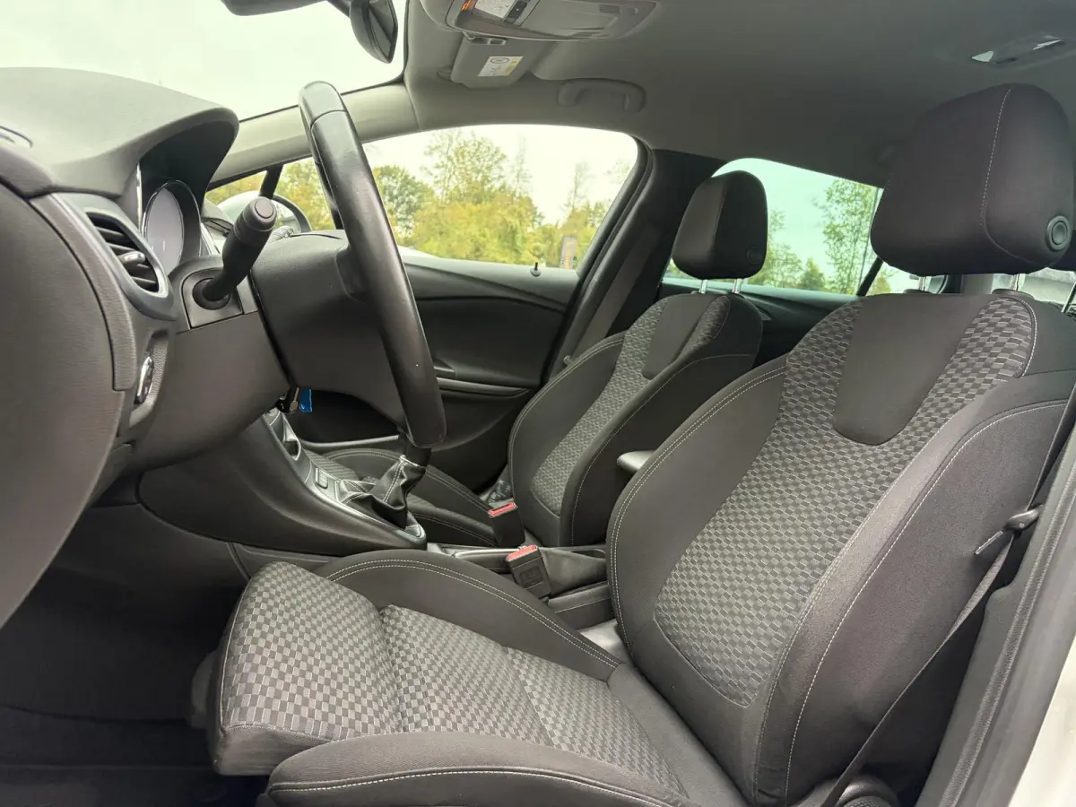 1.4 Online Edition ✓2e Eigenaar✓Trekhaak✓Carplay✓Navi✓Recent beurt gehad✓150pk✓Dealer Onderhouden✓6 Bak✓Pdc V+A✓Lm velgen✓Clima✓Cruise✓N.A.P✓Apk tot 06-2027