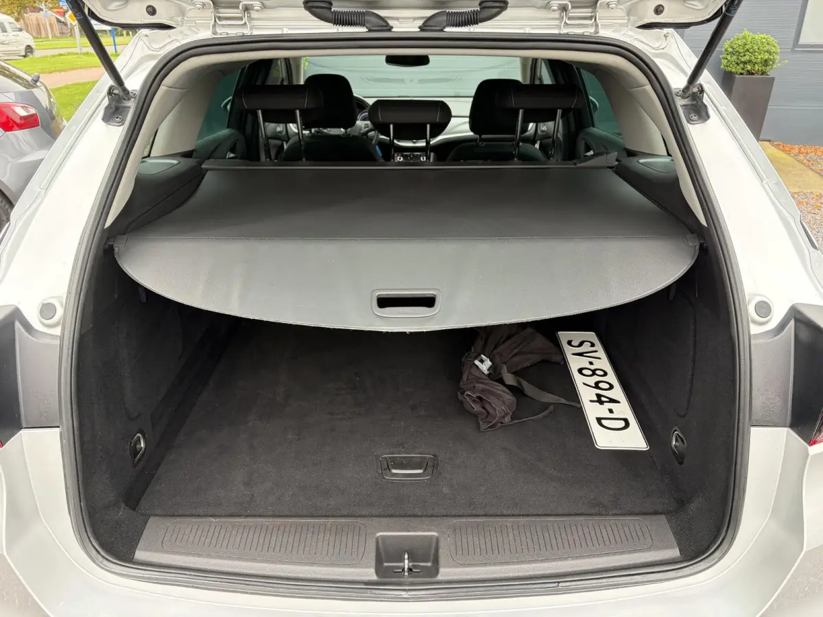 1.4 Online Edition ✓2e Eigenaar✓Trekhaak✓Carplay✓Navi✓Recent beurt gehad✓150pk✓Dealer Onderhouden✓6 Bak✓Pdc V+A✓Lm velgen✓Clima✓Cruise✓N.A.P✓Apk tot 06-2027