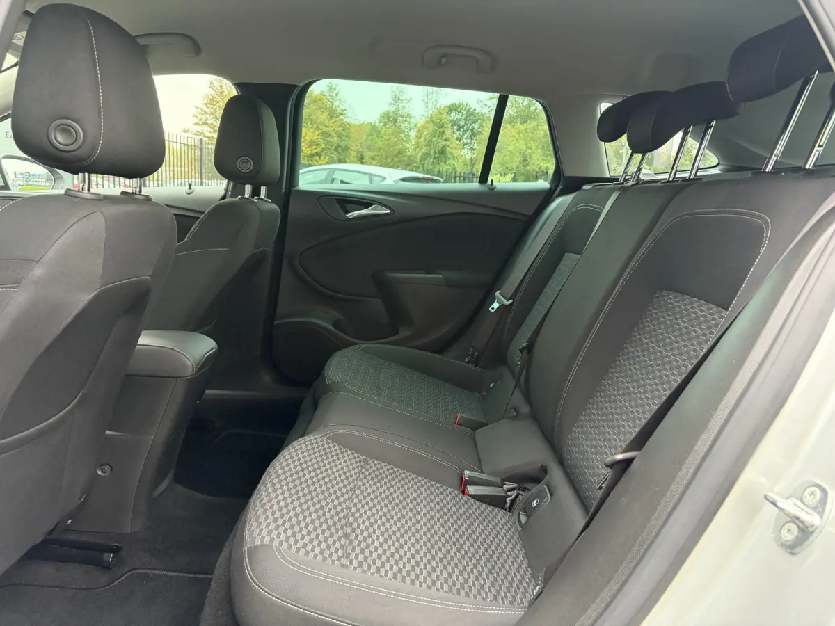 1.4 Online Edition ✓2e Eigenaar✓Trekhaak✓Carplay✓Navi✓Recent beurt gehad✓150pk✓Dealer Onderhouden✓6 Bak✓Pdc V+A✓Lm velgen✓Clima✓Cruise✓N.A.P✓Apk tot 06-2027