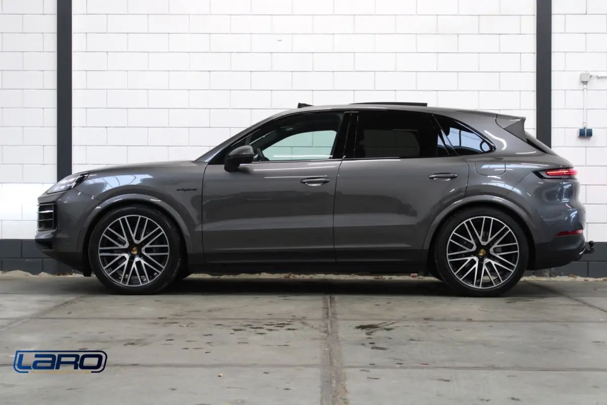 3.0 E-Hybrid Facelift | PASM Pano Trekhaak PDLS+ Chrono 360 cam