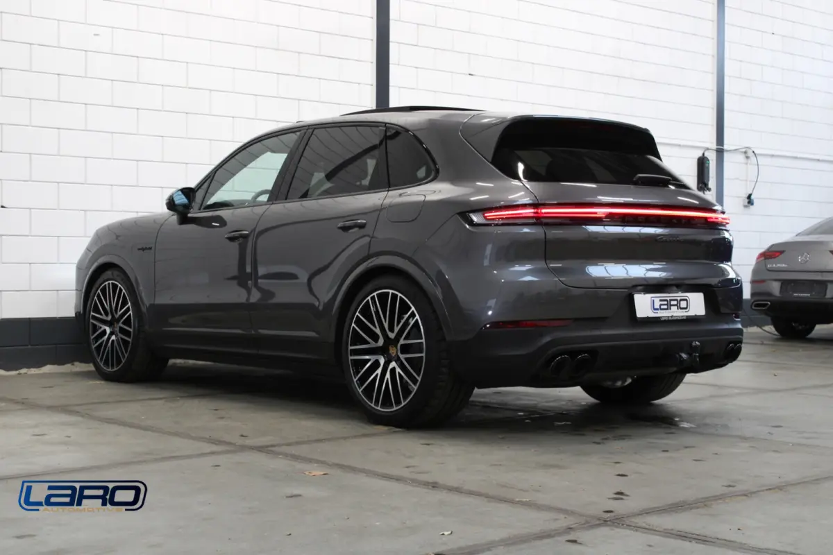 3.0 E-Hybrid Facelift | PASM Pano Trekhaak PDLS+ Chrono 360 cam